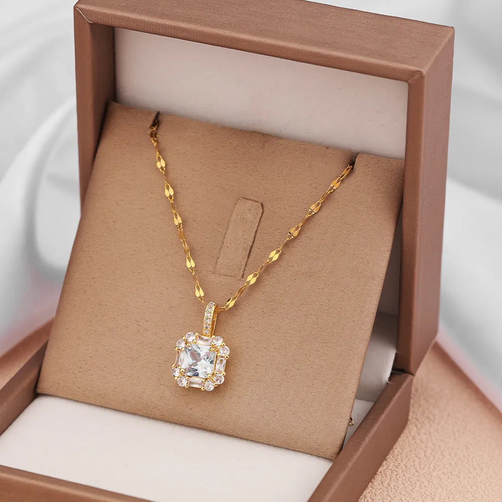 Women's geometric clavicle chain with mixed gem inlaid on titanium steel water wave chain