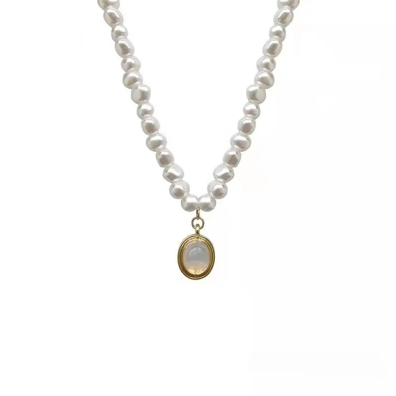 French Court style vintage pearl necklace with geometry shape on adjustable 21-50cm chain.