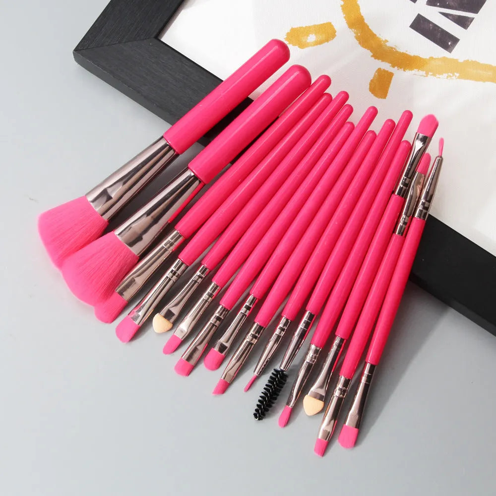 MAANGE 18 piece makeup brush set with fan-shaped brushes for contouring and blending