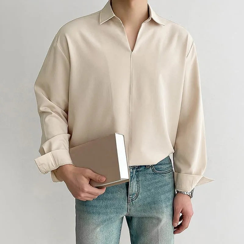 Men's loose lapels polyester pullover shirt in a solid colour, long sleeves, suitable for work wear.