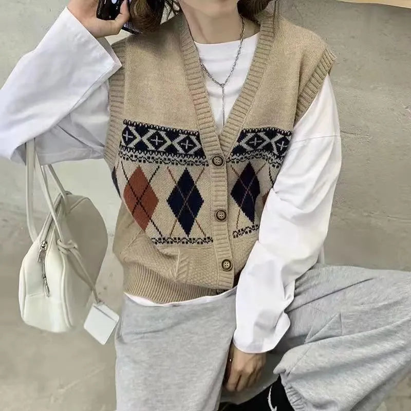 Diamond plaid pattern sleeveless cardigan top in khaki colour