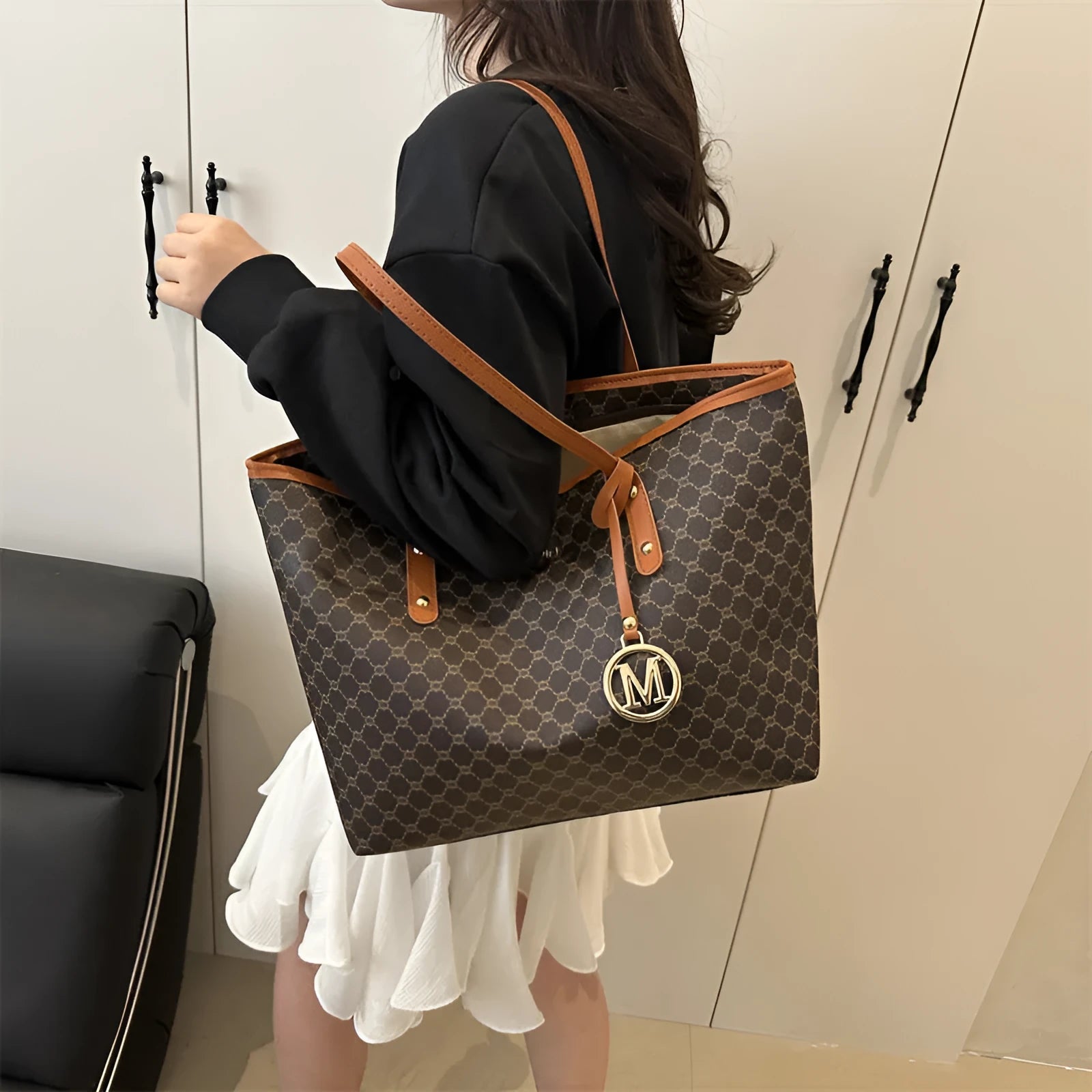Western style black PU leather shoulder bag with sewing thread details and structured design