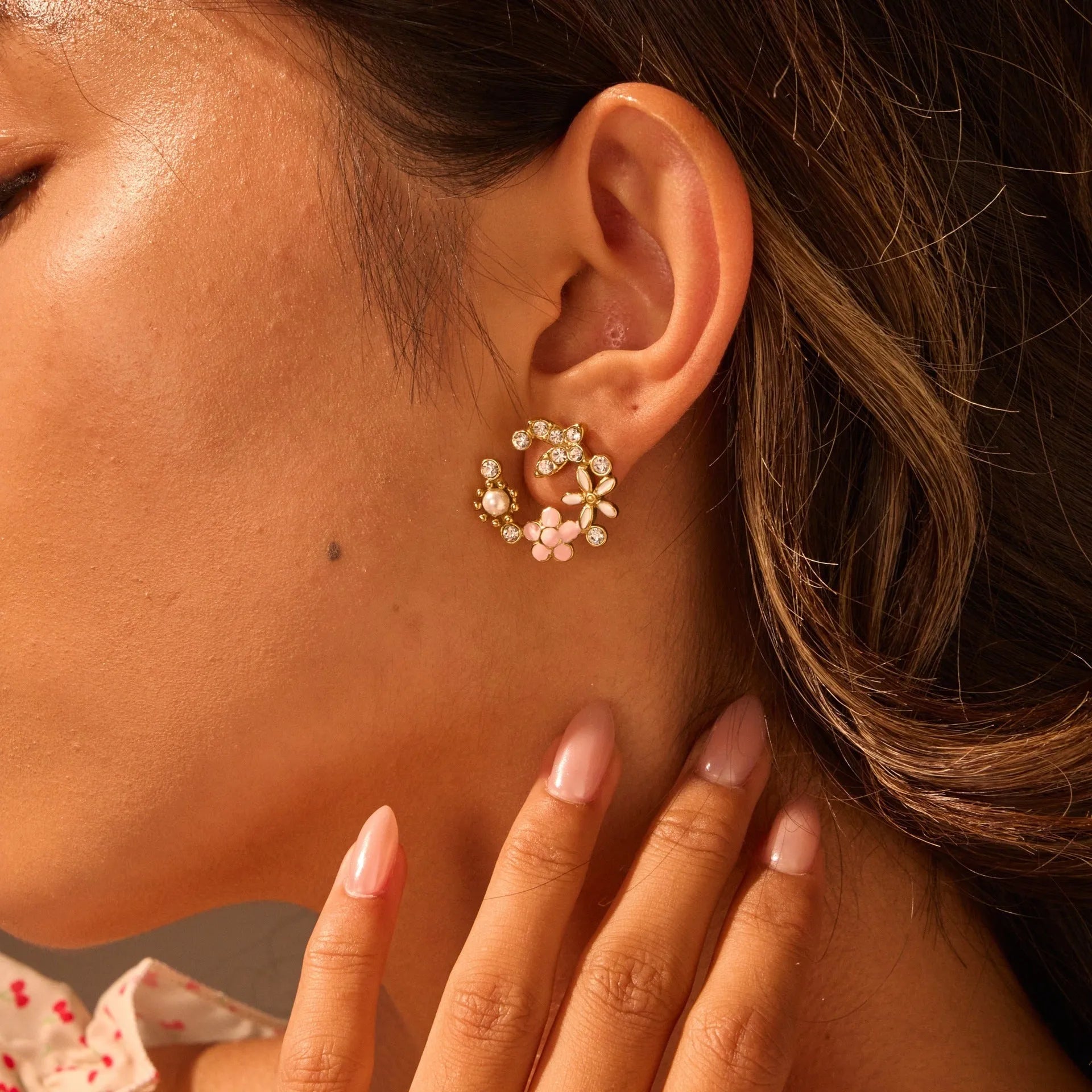 18K stainless steel flower stud earrings with colourful electroplated petals in diamond-shaped arrangement
