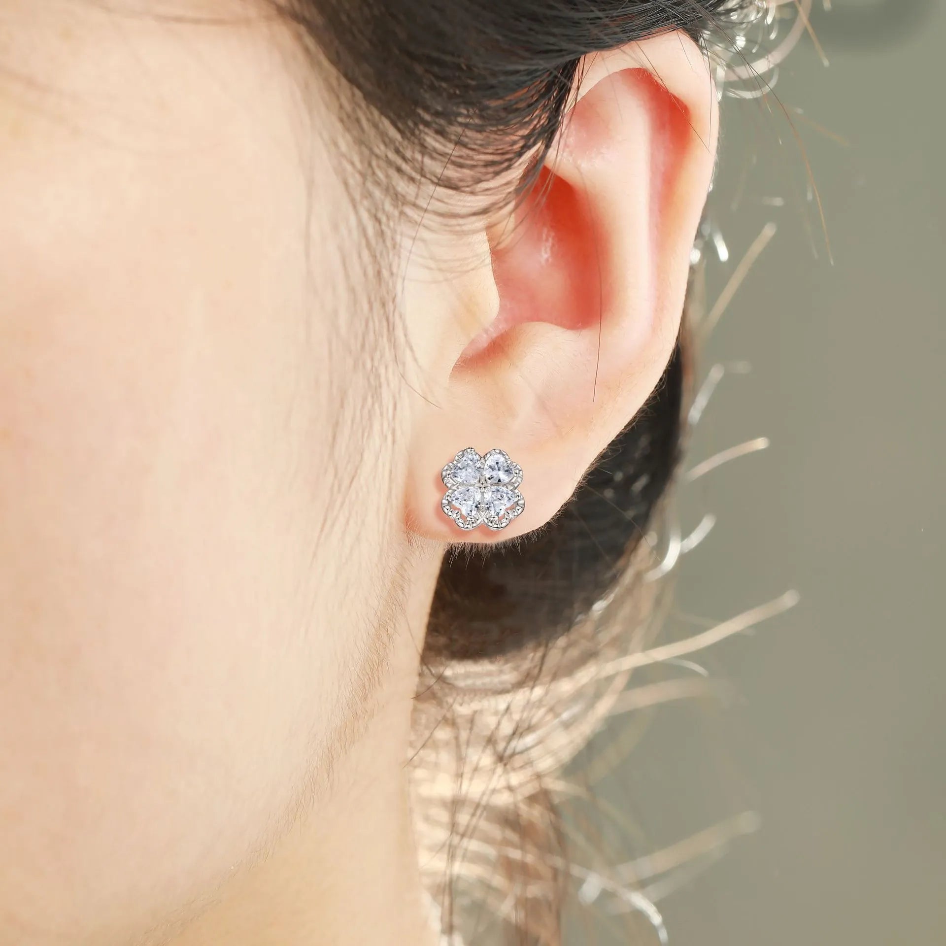 925 silver heart-shaped zircon earrings with four-leaf clover design in white gold colour