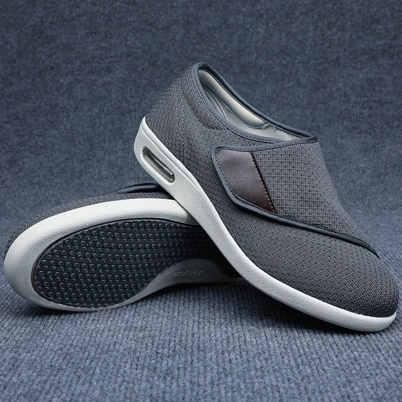 Leisure shoes with Velcro strap, textile and synthetic leather upper, round toe, and rubber foam sole