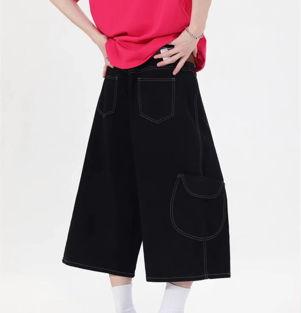 Retro denim cropped shorts with multiple pockets and wide leg design in black or red