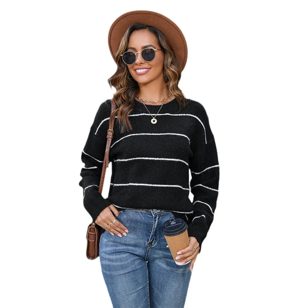Women's striped pullover sweater in loose street fashion style with round neck