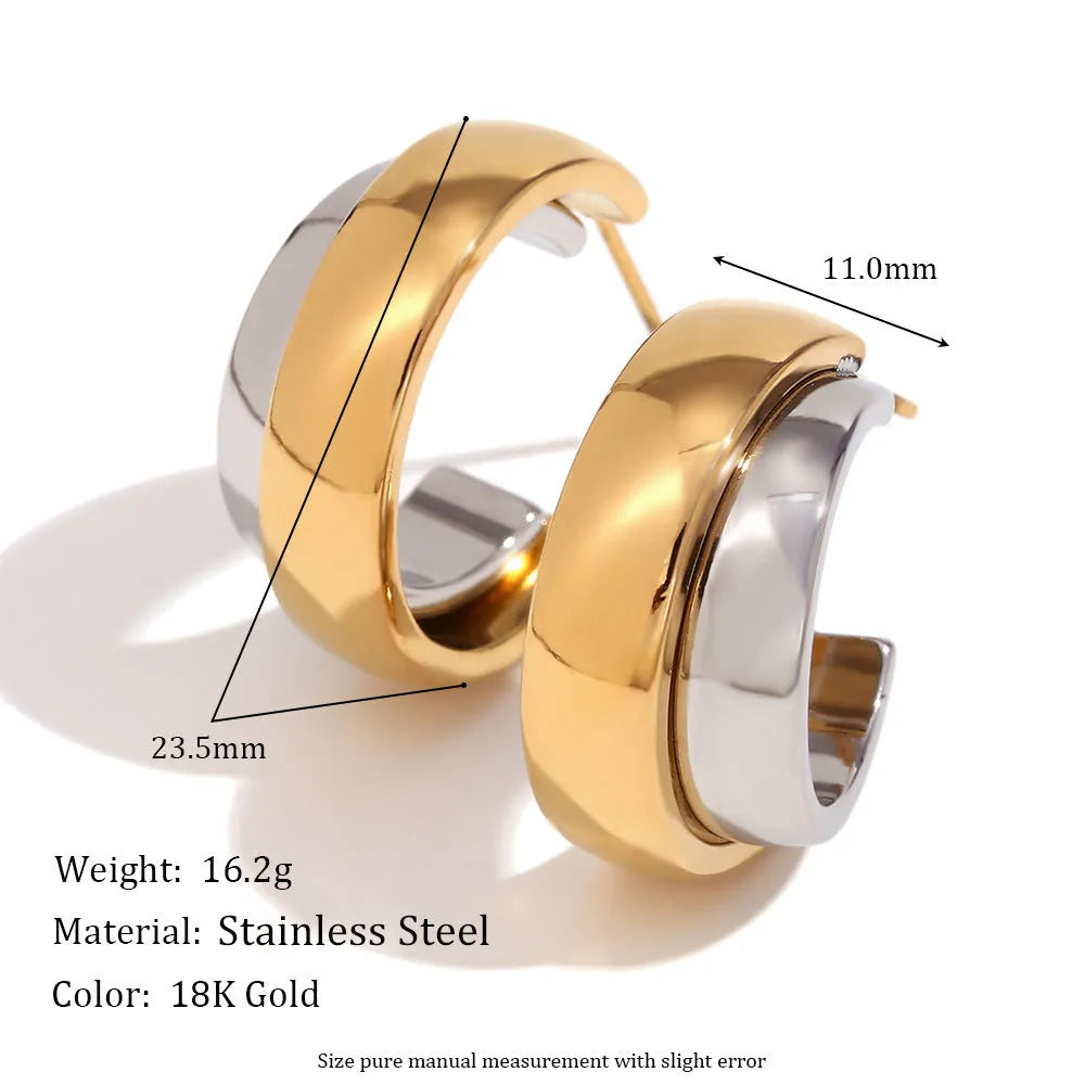 Gold electroplated women's jewellery set with geometric earrings, bracelet, and necklace on stainless steel