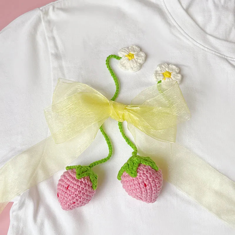 Wool crochet woven strawberry pendant necklace with 35cm length and knitted texture