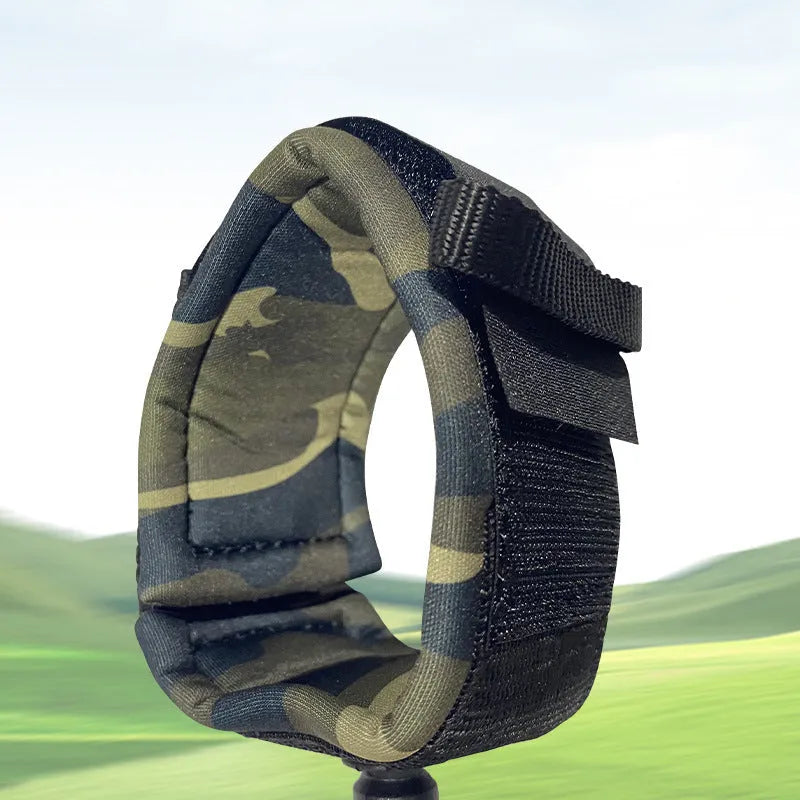 Surfboard hand holding rope showing high elasticity pulp construction