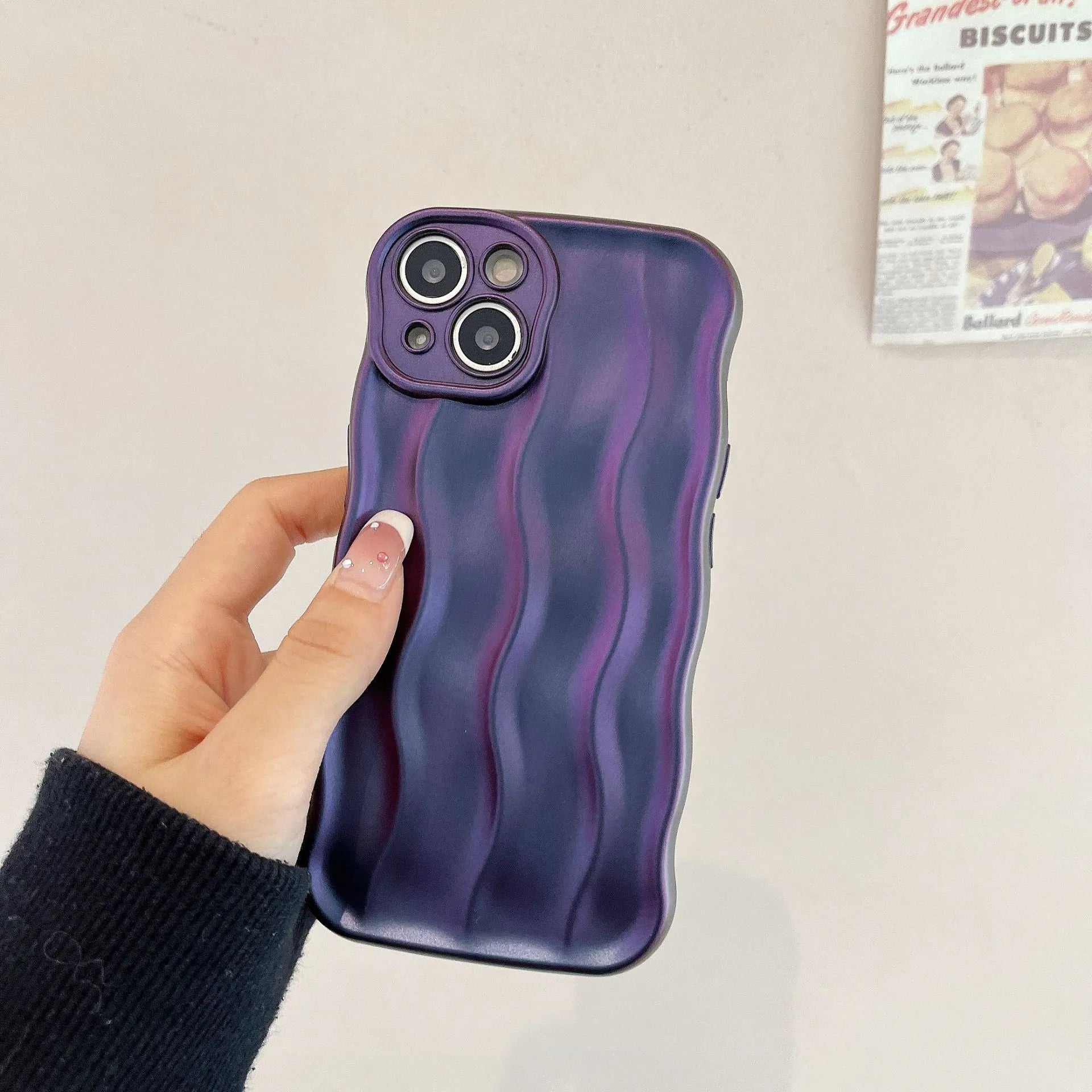 Silicone phone case with ripple texture for iPhone 17 in wavy green colour