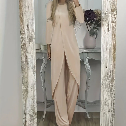 Casual long sleeve two-piece lounge set with round neck and matching trousers in polyester fabric