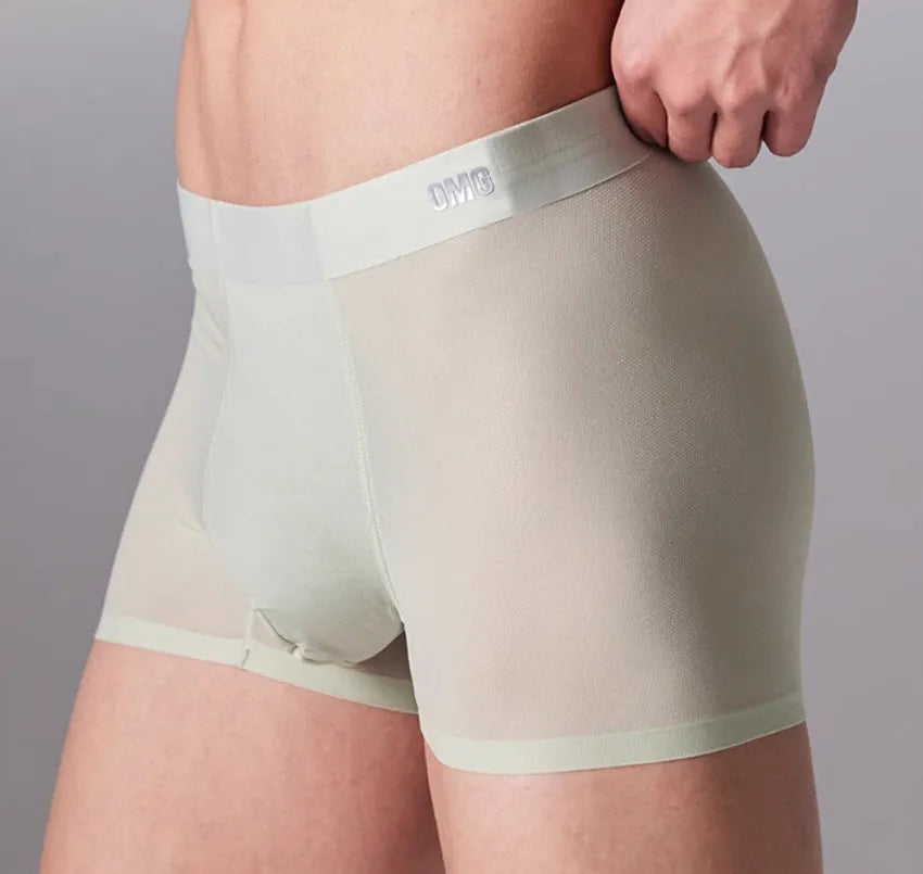 Men's large size seamless antibacterial fitness shorts in four colour options