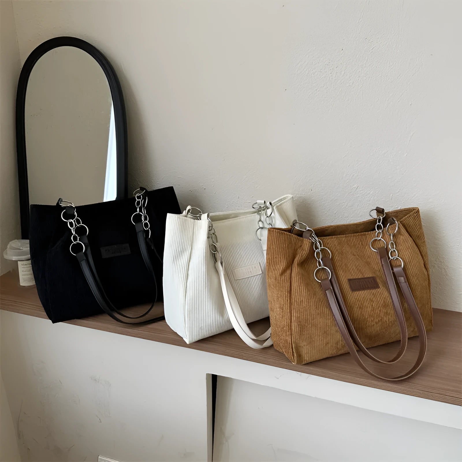 Corduroy one-shoulder tote handbag in street style with three-dimensional pocket