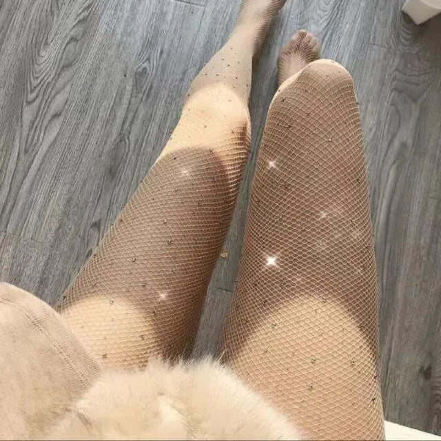 Women's fishnet stockings with diamond pattern mesh in skin, black or white colours