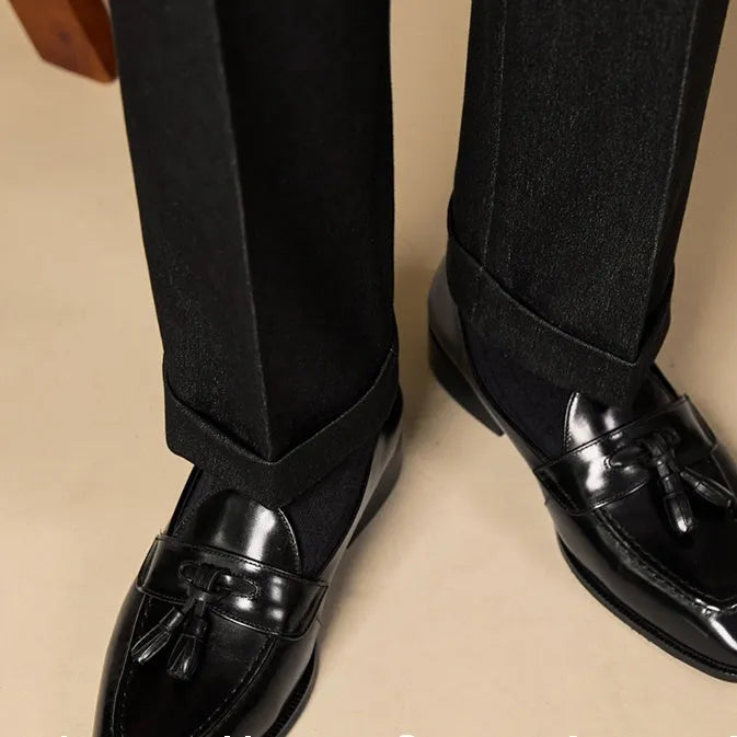 Men's black genuine leather tassel loafers with rubber sole in British business casual style