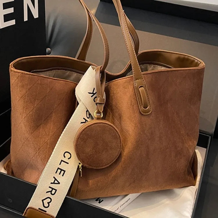 Large casual women's shoulder tote bag in polyester with exterior pocket and internal organiser