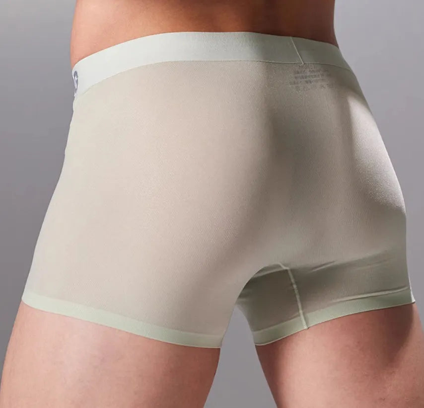 Men's large size seamless antibacterial fitness shorts in four colour options