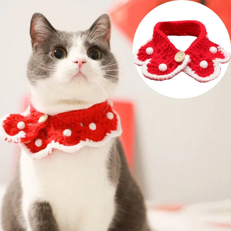 Handmade knitted pet collar in milk cotton with a cartoon pattern, shown in multiple sizes for cats, dogs, and rabbits.