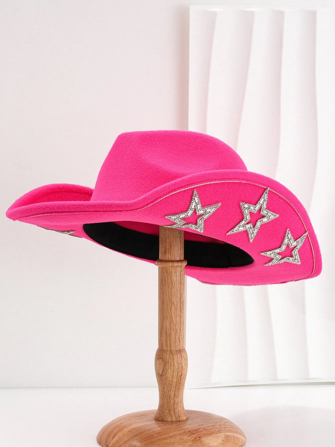 Polyester western top hat with hexagonal star design on conical crown in size M