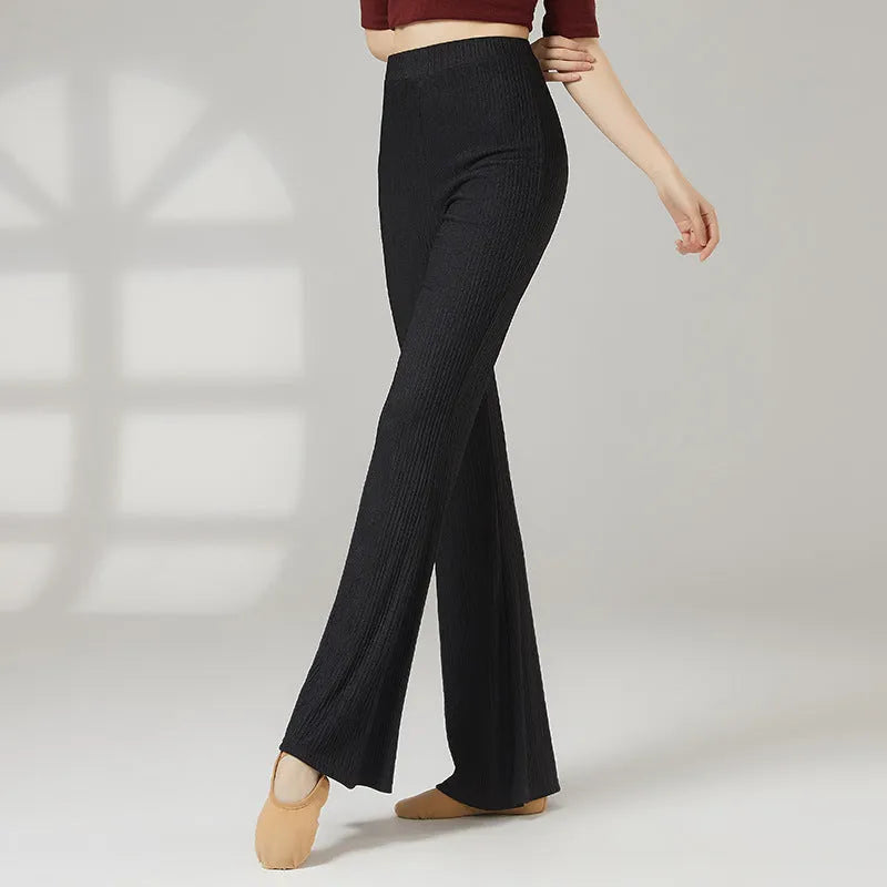 Women's solid colour dance training pants in polyester for sports practice