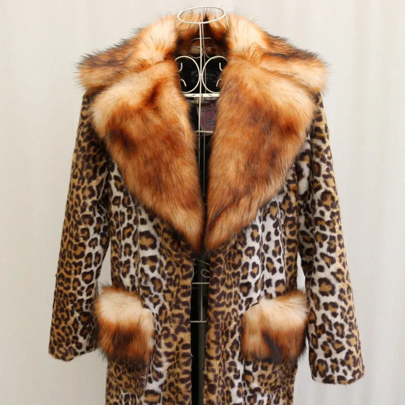 Women's long artificial fur jacket in leopard print with 80cm length and regular sleeves