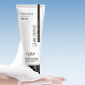 White packaged 100ml whitening and freckle removing facial cleanser for men and women