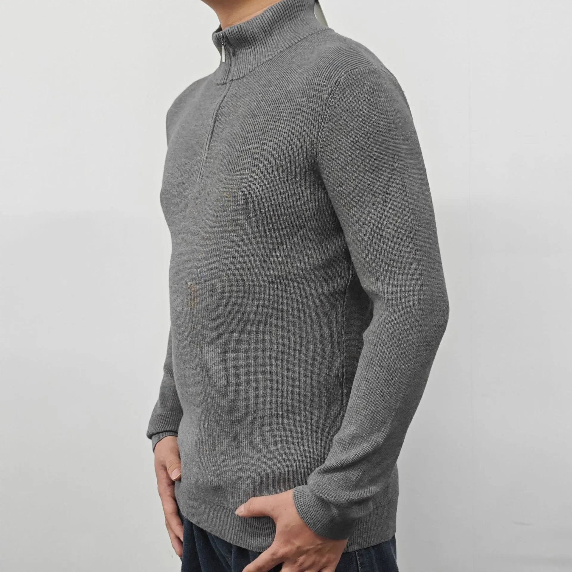 Men's cotton blend half-turtleneck zipper sweater in British style for leisure wear