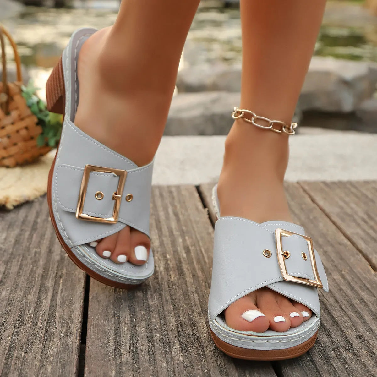 Women's black summer slippers with chunky heel and metal buckle, round toe retro design