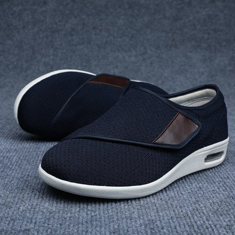 Leisure shoes with Velcro strap, textile and synthetic leather upper, round toe, and rubber foam sole