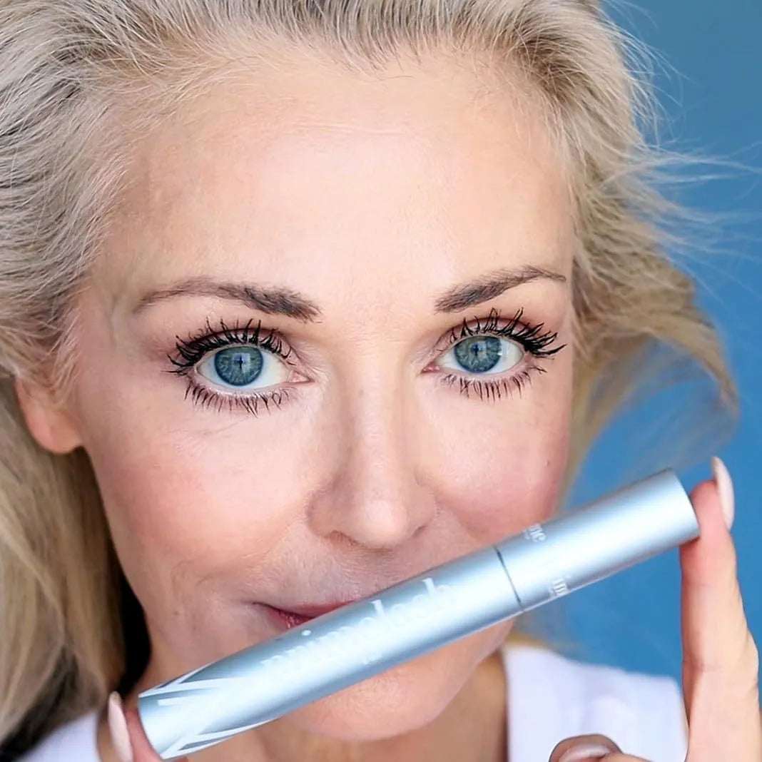 Dual-ended eyebrow brush and spoolie comb grooming tool for brow and lash beauty routines