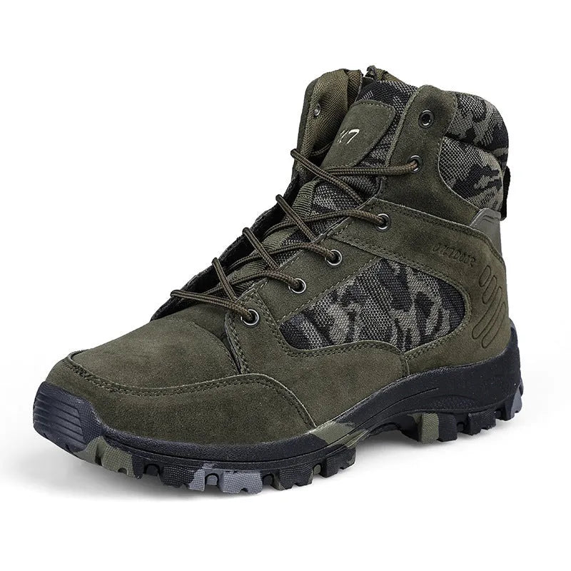 Men's high-top hiking shoes in camouflage colour with metal accent details