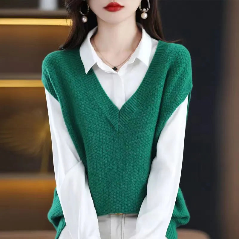 Women's creamy-white V-neck sleeveless vest with 3D knit pattern for commute wear