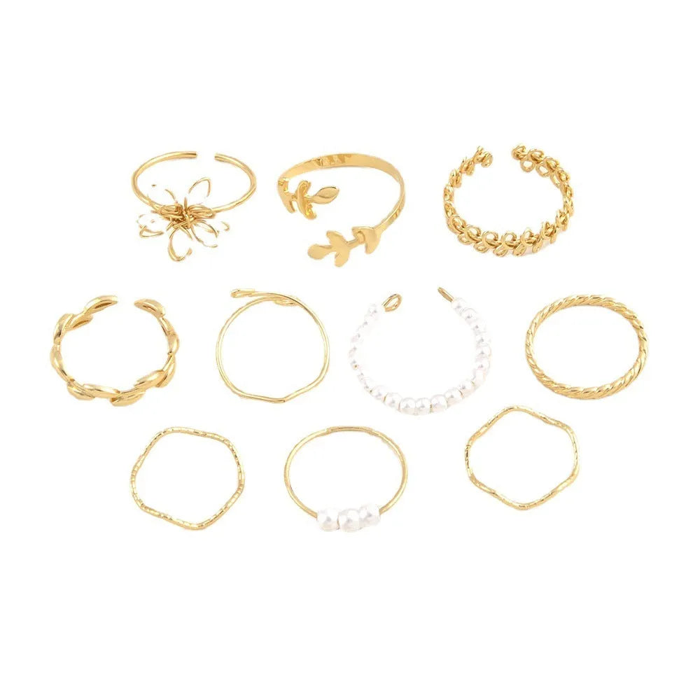 Openwork flower design ring set in glossy gold alloy for women