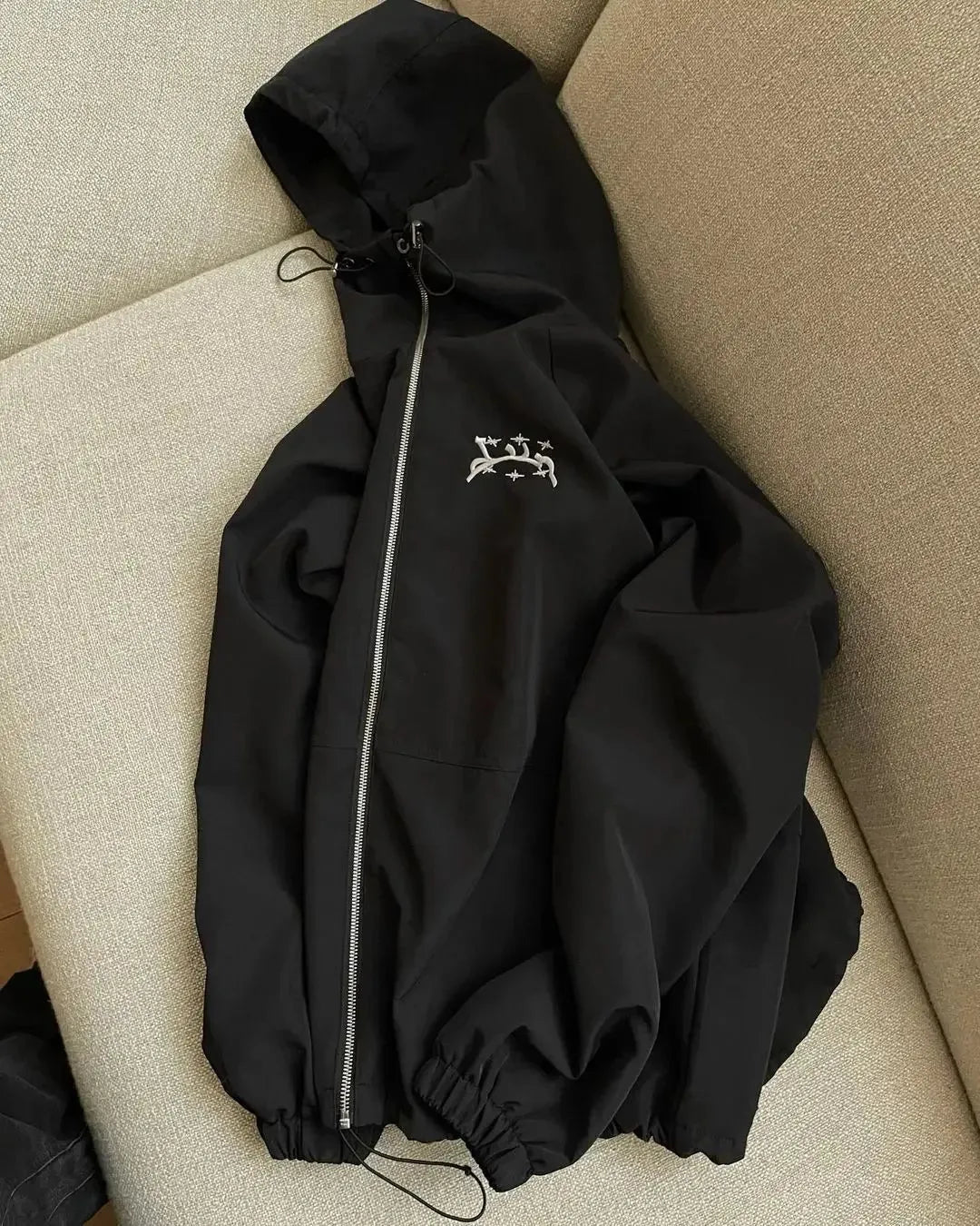 Men's loose fit British style hooded sunscreen jacket in grey or black polyester