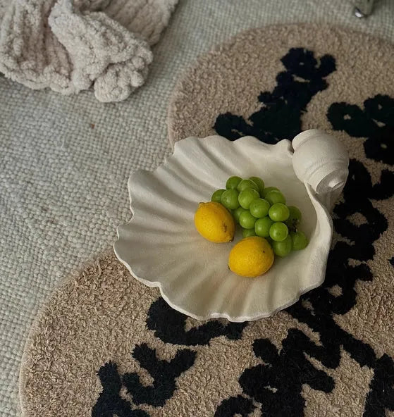 White resin fruit plate decoration with detailed simulation shell design for table centrepiece displays