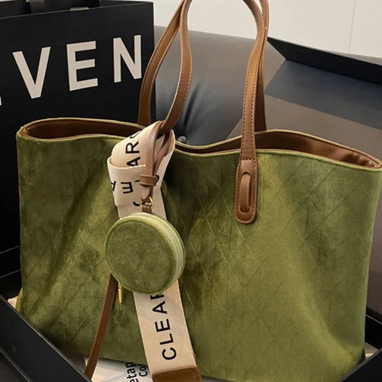 Large casual women's shoulder tote bag in polyester with exterior pocket and internal organiser