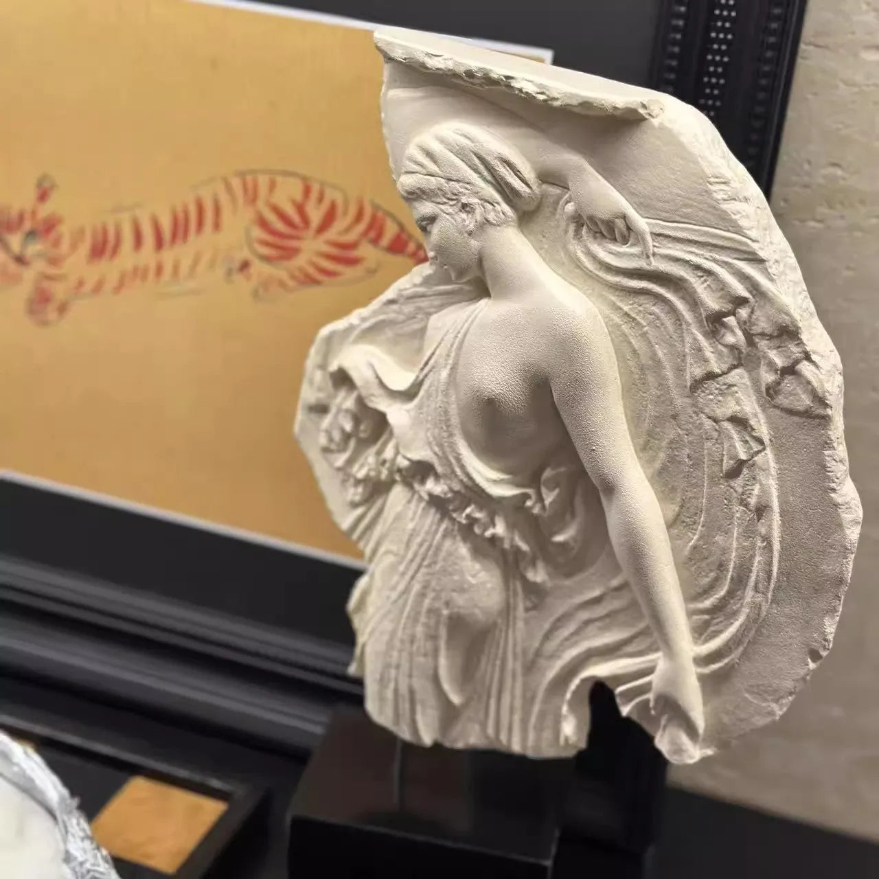 A modern simplicity style wine goddess statue ornament made of synthetic resin, measuring 35 cm tall.