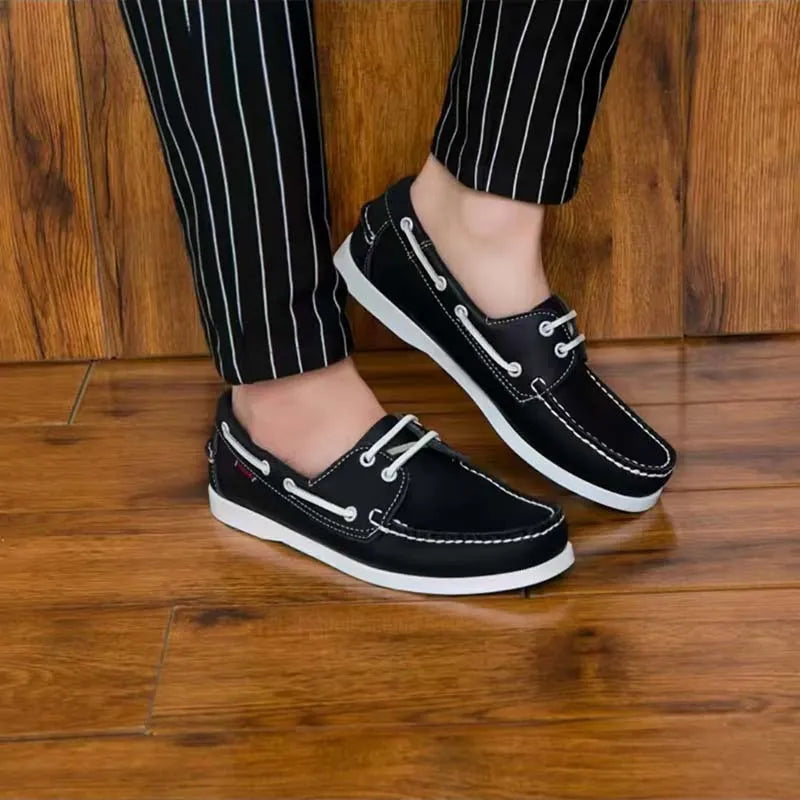 Men's solid-colour casual shoes with a round toe and flat heel, shown in an artificial PU material.