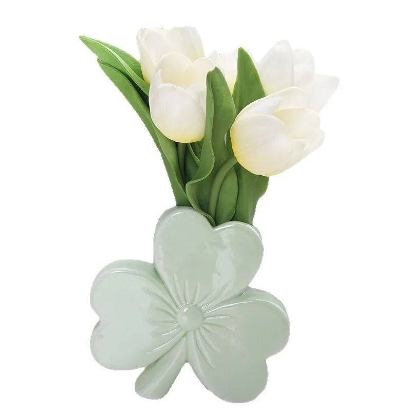 Clover-shaped ceramic vase in European style with white porcelain and colour options