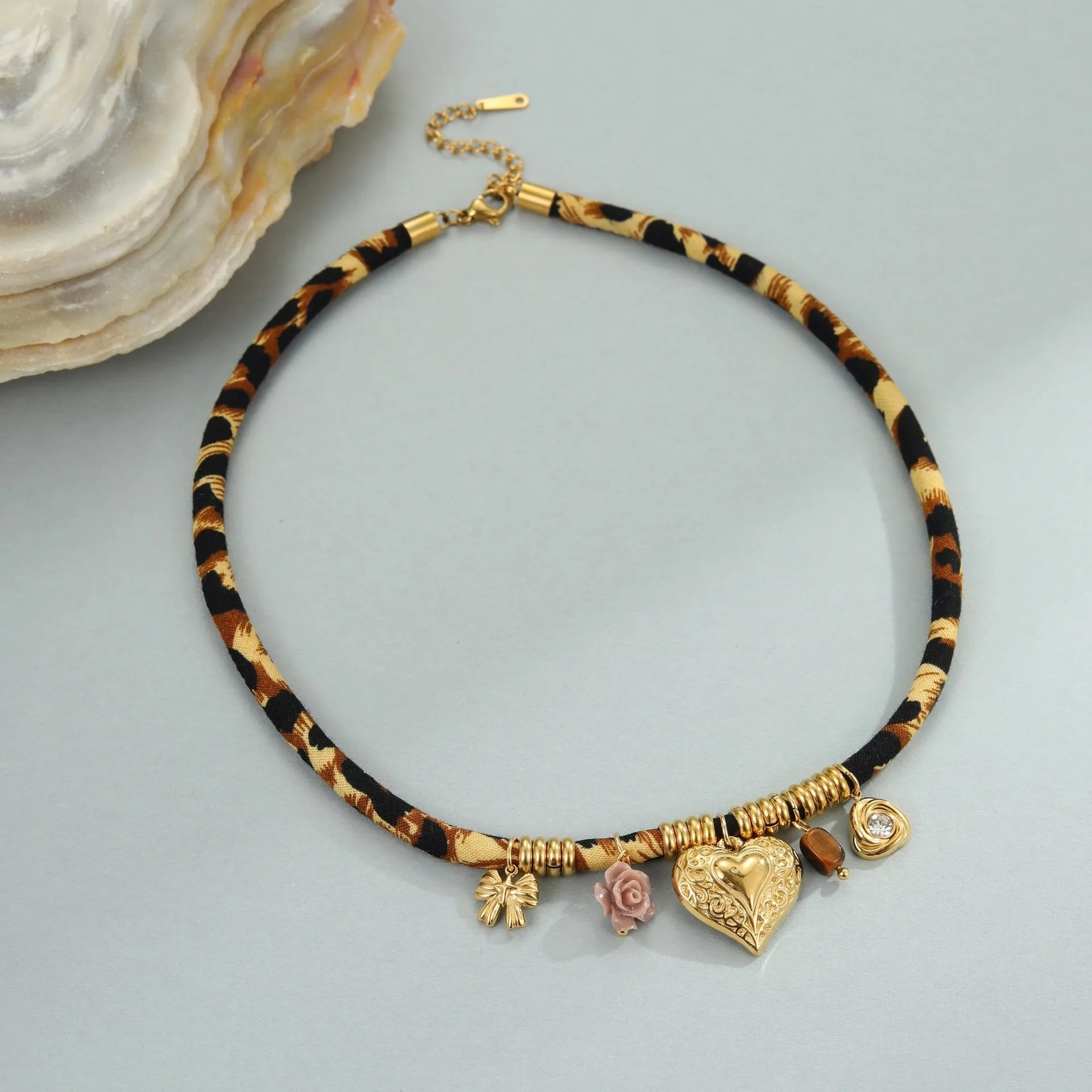 Geometric leopard pendant stainless steel necklace with gold electroplating on regular chain