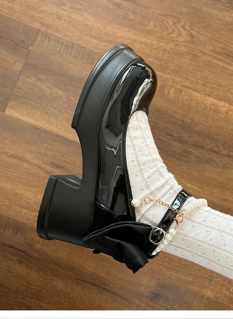 Women's black Mary Jane pumps with 6cm chunky heel and round toe
